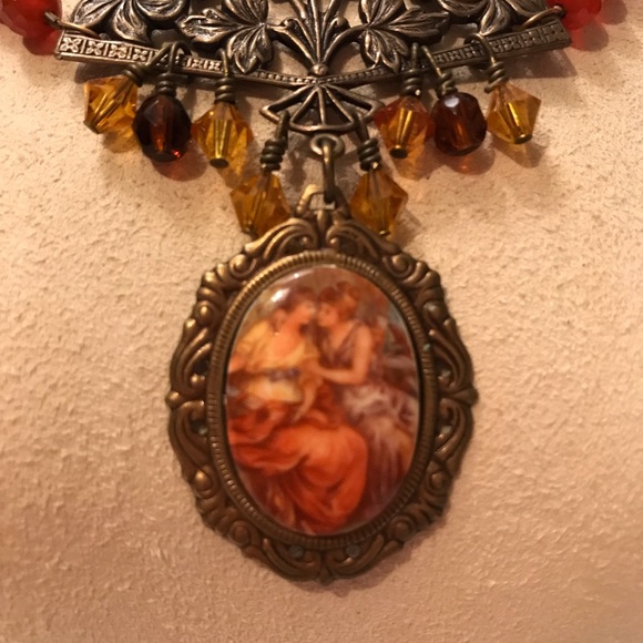 🍁Beautiful and Unique Necklace and Earring Set🍁 - Picture 2 of 5